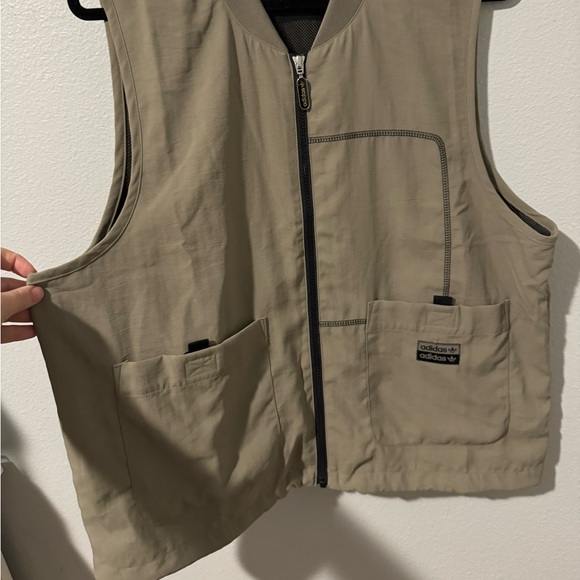 Adidas Green Zip Up Lightweight Vest - Picture 2 of 11